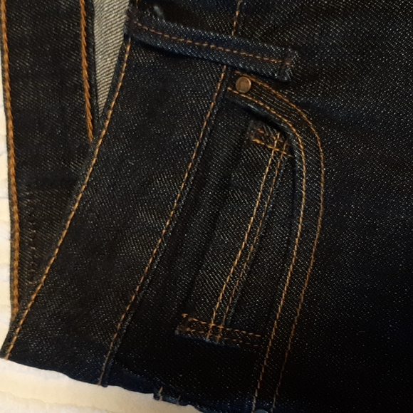 Jean capris - Picture 2 of 6